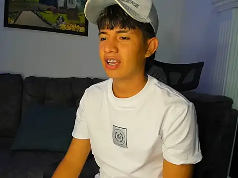 Snapshot of Mikke18 chatting on 12-01-25, 11:21 Mikke18 online show from 12-01-25, 11:21