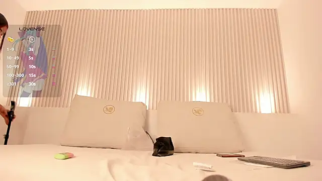 ayla velt online show from 04-28-26, 07:52