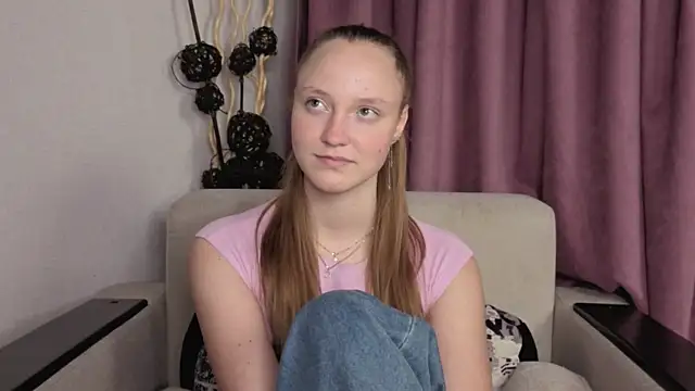 Snapshot of BibiStapler chatting on 12-02-25, 07:42 BibiStapler online show from 12-02-25, 07:42