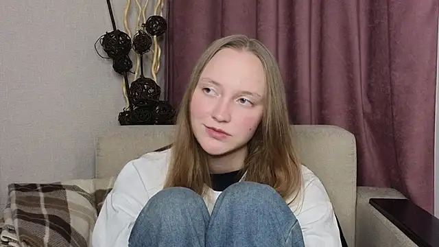 Snapshot of BibiStapler chatting on 12-14-25, 06:34 BibiStapler online show from 12-14-25, 06:34