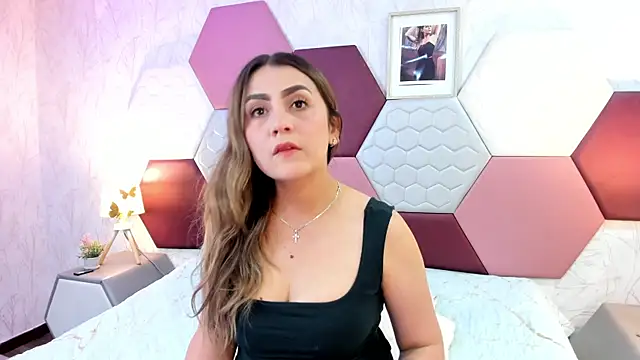 AriaRous online show from 04-25-26, 06:05