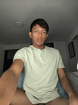 Snapshot of santinaughty chatting on 06-15-26, 04:53 santinaughty online show from 06-15-26, 04:53