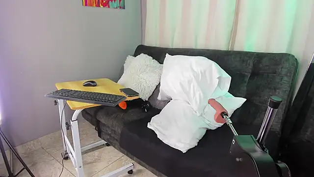 Snapshot of BonnieRitz chatting on 12-02-25, 12:21 BonnieRitz online show from 12-02-25, 12:21