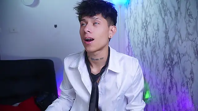 Snapshot of Jake_beach_ chatting on 12-02-25, 01:22 Jake beach online show from 12-02-25, 01:22