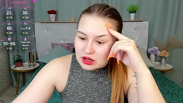 Snapshot of MilanaXHoney chatting on 02-20-26, 01:13 MilanaXHoney online show from 02-20-26, 01:13