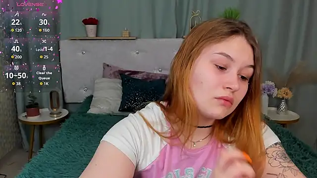 Snapshot of MilanaXHoney chatting on 02-21-26, 12:55 MilanaXHoney online show from 02-21-26, 12:55