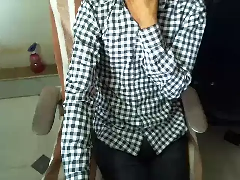 Snapshot of TwinklyBasket897 chatting on 12-05-25, 05:05 TwinklyBasket897 online show from 12-05-25, 05:05