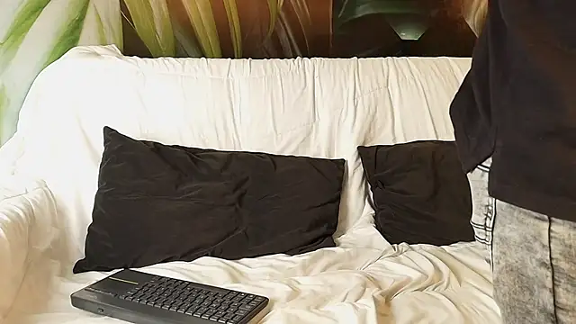 isaac grimm online show from 01-19-26, 03:32