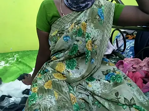 Snapshot of tamil_sumathi chatting on 06-10-26, 05:18 tamil sumathi online show from 06-10-26, 05:18