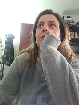 Snapshot of Sareyxon chatting on 12-04-25, 08:23 Sareyxon online show from 12-04-25, 08:23