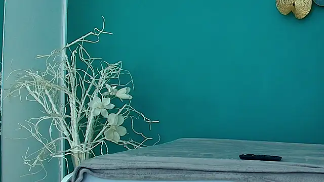 Snapshot of RoxanneJoy chatting on 04-01-26, 04:35 RoxanneJoy online show from 04-01-26, 04:35