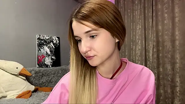 Snapshot of VikkiWittel chatting on 12-02-25, 05:41 VikkiWittel online show from 12-02-25, 05:41