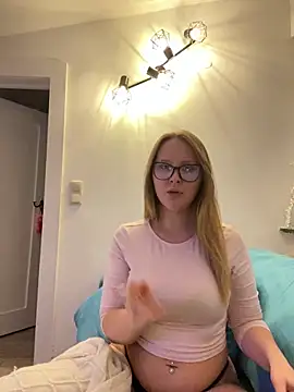 YoungJoyce online show from 12-16-25, 05:18