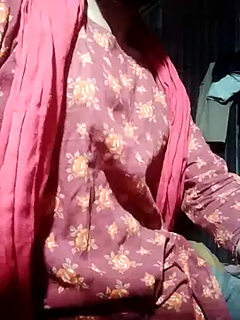 Snapshot of qeen3321 chatting on 12-03-25, 02:15 qeen3321 online show from 12-03-25, 02:15