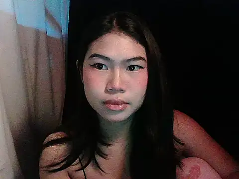 Snapshot of Allysonxx05 chatting on 02-10-26, 12:37 Allysonxx05 online show from 02-10-26, 12:37