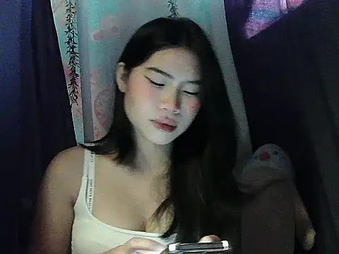 Snapshot of Allysonxx05 chatting on 02-13-26, 01:23 Allysonxx05 online show from 02-13-26, 01:23
