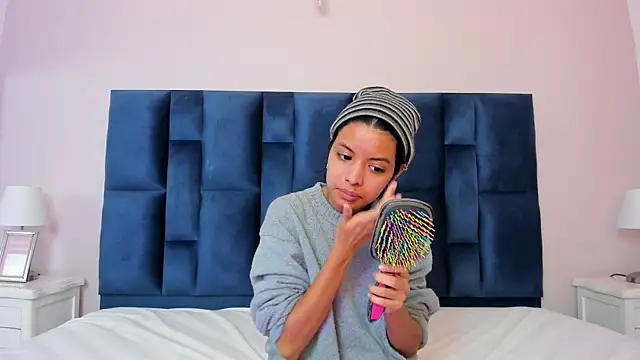 Snapshot of GrishaMochka chatting on 12-05-25, 12:36 GrishaMochka online show from 12-05-25, 12:36