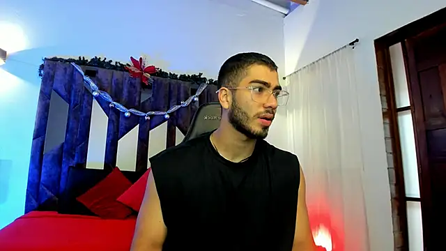 Snapshot of Franco_banderas chatting on 12-03-25, 03:21 Franco banderas online show from 12-03-25, 03:21