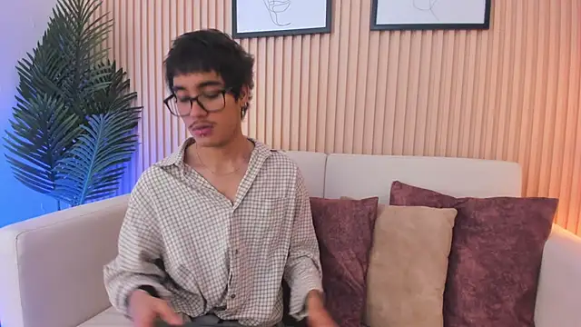 Antonio rowan online show from 12-05-25, 01:42