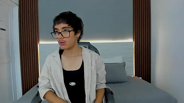 Antonio rowan online show from 12-14-25, 01:38