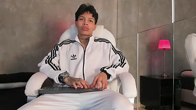 Renzo Dogan online show from 12-16-25, 07:19