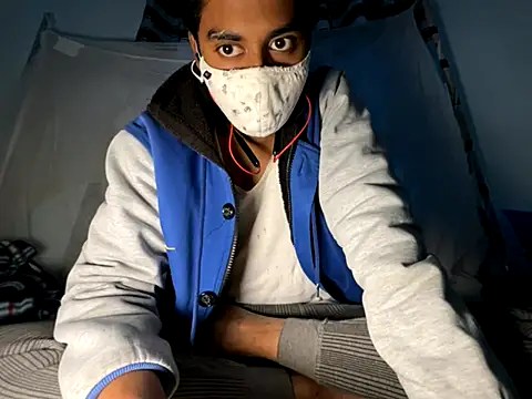 Snapshot of hunterboy2001 chatting on 12-03-25, 09:29 hunterboy2001 online show from 12-03-25, 09:29