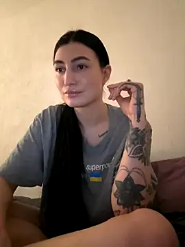 Snapshot of Ruby_yy chatting on 12-02-25, 06:03 Ruby yy online show from 12-02-25, 06:03