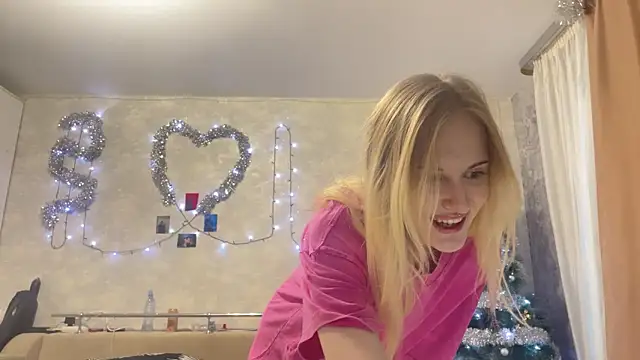 Snapshot of CelenFomes chatting on 12-02-25, 07:57 CelenFomes online show from 12-02-25, 07:57