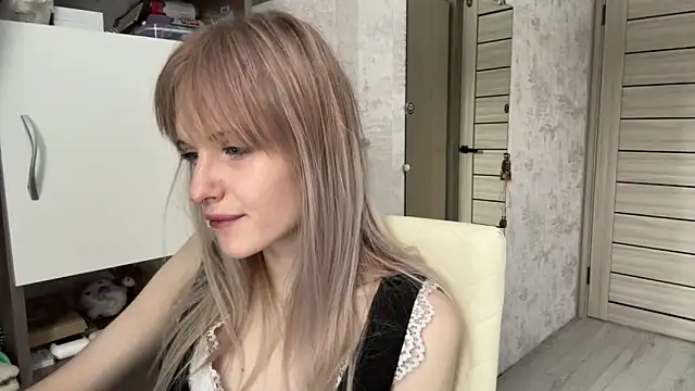 Snapshot of CelenFomes chatting on 02-05-26, 07:35 CelenFomes online show from 02-05-26, 07:35