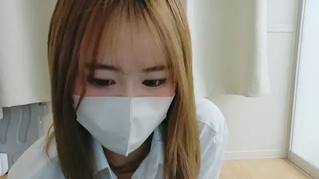 Snapshot of HICHAN99 chatting on 12-16-25, 06:35 HICHAN99 online show from 12-16-25, 06:35