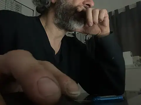 Snapshot of Petebulimia chatting on 05-28-26, 10:01 Petebulimia online show from 05-28-26, 10:01