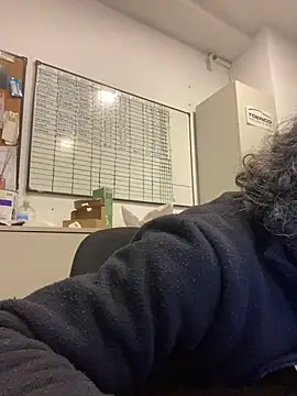 Snapshot of Petebulimia chatting on 06-09-26, 06:03 Petebulimia online show from 06-09-26, 06:03