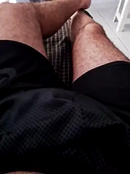 Snapshot of souseu83 chatting on 01-12-26, 02:22 souseu83 online show from 01-12-26, 02:22