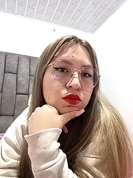 Snapshot of Megan_Lopez chatting on 12-05-25, 12:19 Megan Lopez online show from 12-05-25, 12:19