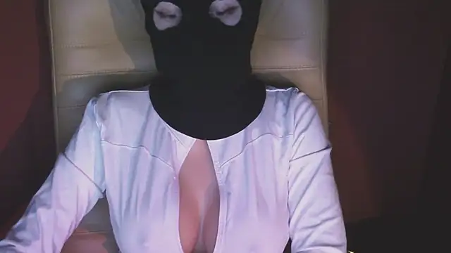 Snapshot of whatawoman chatting on 12-01-25, 07:41 whatawoman online show from 12-01-25, 07:41