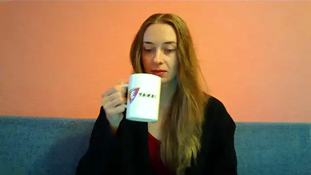 Snapshot of Honey_Whisper chatting on 12-02-25, 07:36 Honey Whisper online show from 12-02-25, 07:36