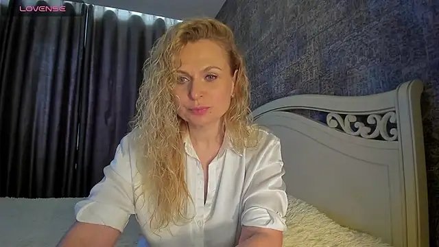 LanaLight x online show from 06-11-26, 02:15