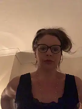 CherryCe online show from 12-21-25, 01:57