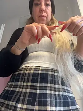 Snapshot of balkanmistress chatting on 12-14-25, 10:09 balkanmistress online show from 12-14-25, 10:09