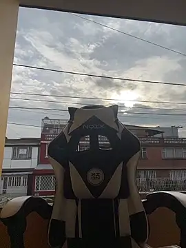 Snapshot of Engell_fire chatting on 12-02-25, 12:10 Engell fire online show from 12-02-25, 12:10