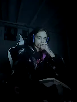 Snapshot of DkAuxier1 chatting on 12-14-25, 12:38 DkAuxier1 online show from 12-14-25, 12:38