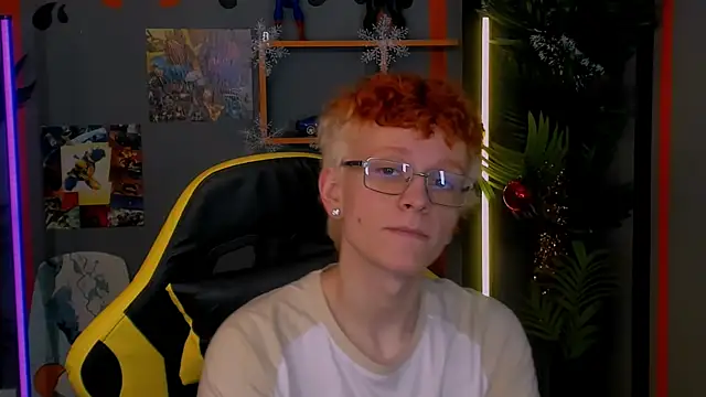 Snapshot of Ethan_Miltons chatting on 12-17-25, 10:10 Ethan Miltons online show from 12-17-25, 10:10