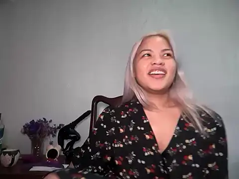 Tina Slick online show from 05-29-26, 12:36