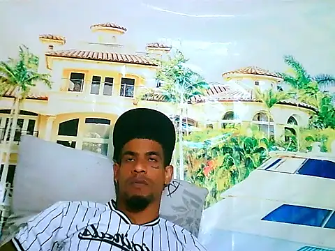 Snapshot of IndianMuscle69 chatting on 12-15-25, 05:23 IndianMuscle69 online show from 12-15-25, 05:23