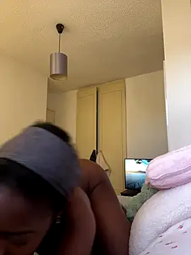 Snapshot of Naughty_Sins chatting on 12-15-25, 01:04 Naughty Sins online show from 12-15-25, 01:04