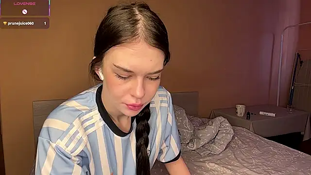 ElliRusk online show from 02-22-26, 04:46