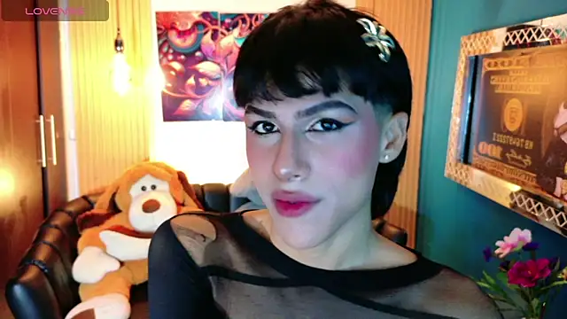 Snapshot of StormLuxX chatting on 05-22-26, 01:06 StormLuxX online show from 05-22-26, 01:06