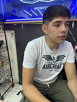 Snapshot of Johan_stick chatting on 12-03-25, 04:27 Johan stick online show from 12-03-25, 04:27