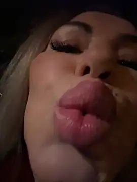 AnikaSunshine online show from 04-17-26, 08:56