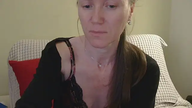 Snapshot of AuroraAG chatting on 04-16-26, 12:28 AuroraAG online show from 04-16-26, 12:28